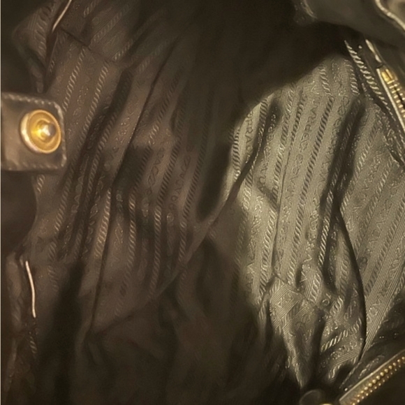 the Prada black shoulder bag 🖤 - Picture 9 of 12